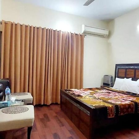 Mulberry Guest House F-10 Исламабад Екстериор снимка
