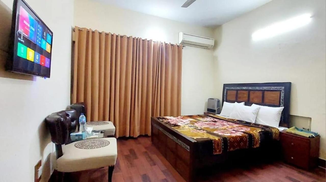 Mulberry Guest House F-10 Исламабад Екстериор снимка