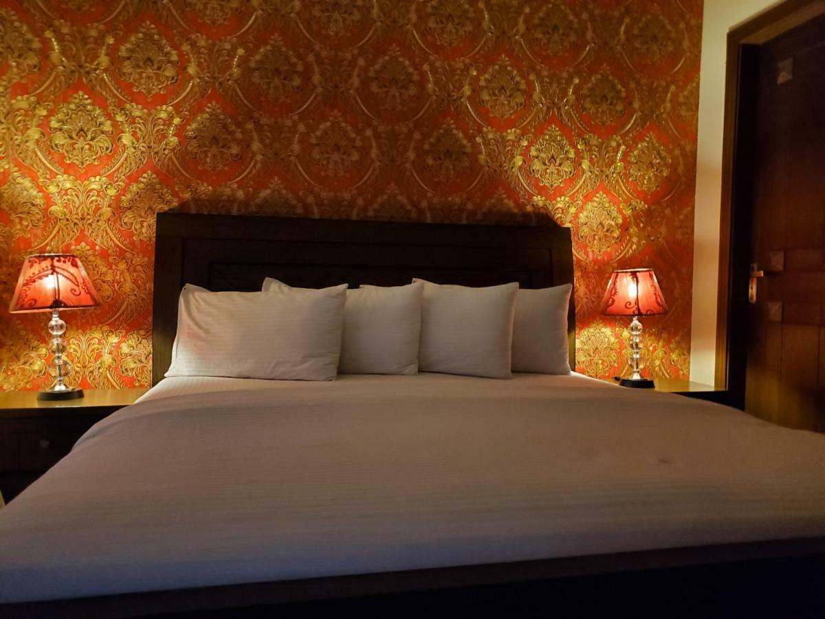 Mulberry Guest House F-10 Исламабад Екстериор снимка