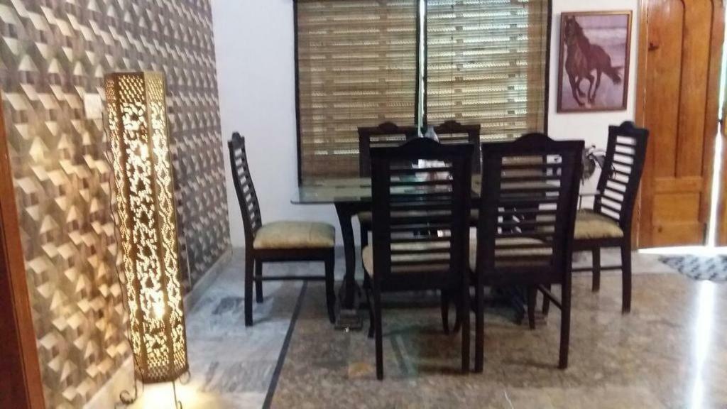 Mulberry Guest House F-10 Исламабад Екстериор снимка